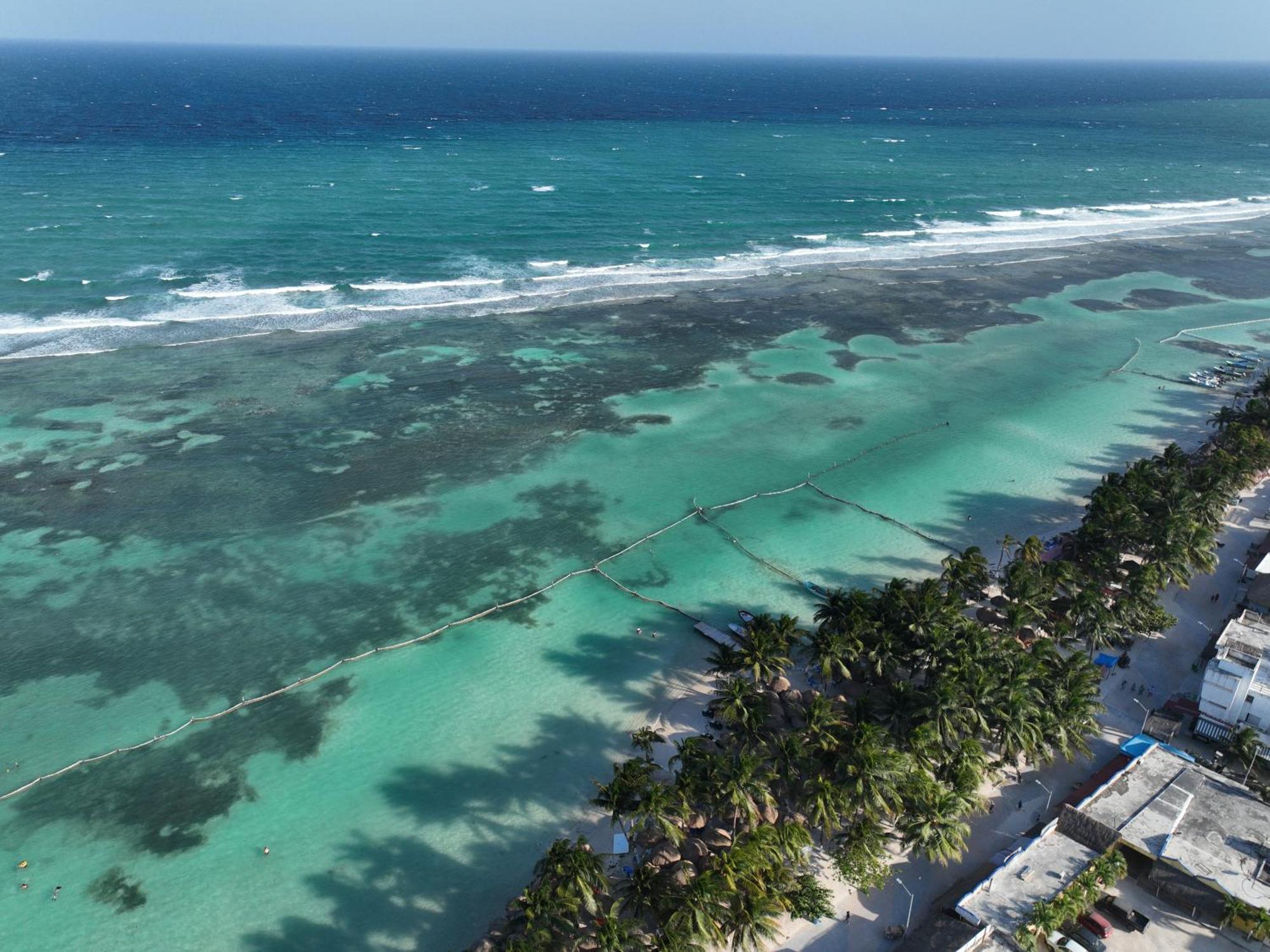 Oneiro Suites With Sea View Mahahual Bagian luar foto
